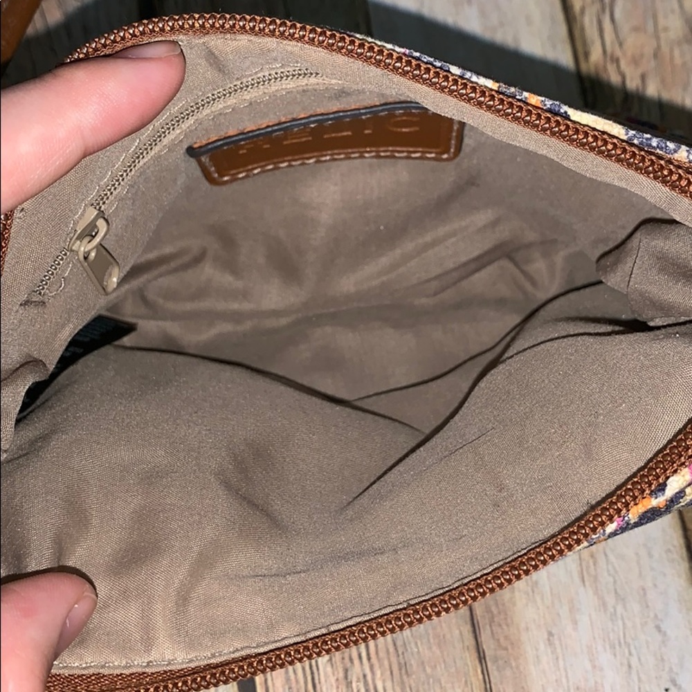 Relic Crossbody - Picture 6 of 8